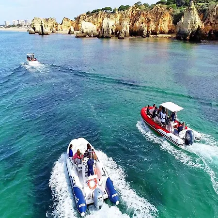 In Near Sea אלבופיירה